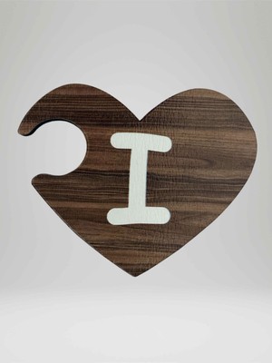 Mundy I Harfi (Sağ Parça) – Ahşap Puzzle Kalp Harf Magnet – Buzdolabı Süsü – Ikili Uyumlu (KOD:1011)