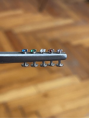 Rupen Kraft 316 L Cerrahi Çelik Dudak Kıkırdak Helix Tragus Piercingi kırmızı Taşlı Piercing