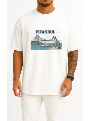 Bahriyeli Collection Oversize Istanbul - Kedi ve Boğaz Köprüsü Göğüs Tasarımlı Unisex T-Shirt