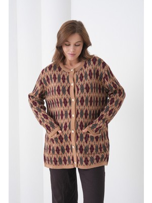 Mamayaga Kadın Tesettüre Uygun Önden Düğmeli Cepliuzun Kol Şık Geniş Kalıp Desenli Triko Ceket