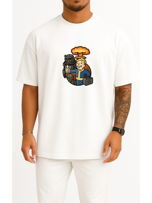 Bahriyeli Collection Oversize Fallout Sticker Göğüs Tasarımlı Unisex T-Shirt