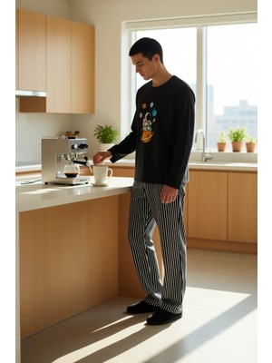 FRM Unisex Astronot Baskılı Çizgili Pijama Takımı Fonksiyonel Dayanıklı Kaliteli Konforlu Spor