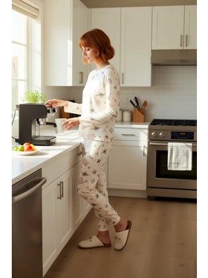 FRM Kadın Yılbaşı Desenli Pamuklu Pijama Takımı Fonksiyonel Dayanıklı Kaliteli Konforlu Modern