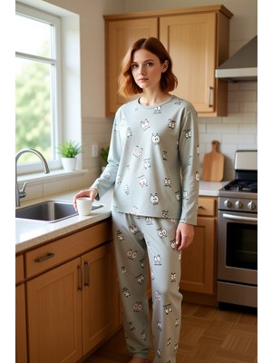 FRM Komik Yüz Ifadeli Kadın Pijama Takımı Fonksiyonel Dayanıklı Kaliteli Konforlu Estetik Spor