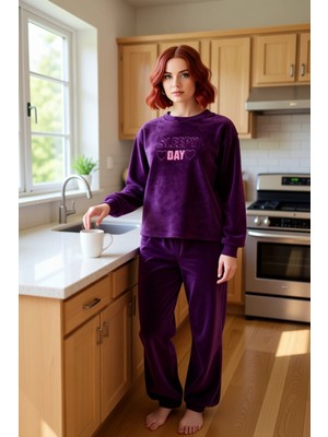 FRM Kadın Peluş Pijama Takımı Sloganlı Kalpli Fonksiyonel Dayanıklı Kaliteli Konforlu Estetik Şık