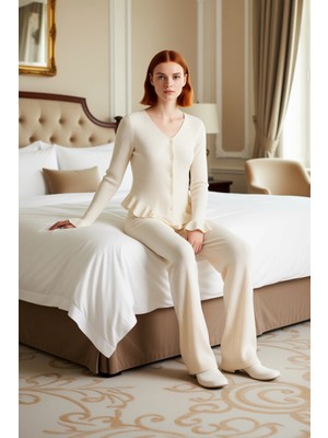 Ersefa Kadın V Yaka Fırfırlı Örme Pijama Takımı Fonksiyonel Dayanıklı Kaliteli Konforlu Estetik Şık