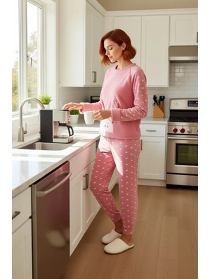 FRM Kadın Kalpli Polar Pijama Seti ve Göz Bandı Hediyeli Fonksiyonel Dayanıklı Kaliteli Modern