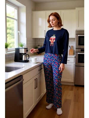 FRM Kadın Kışlık Yılbaşı Baskılı Pijama Takımı Fonksiyonel Dayanıklı Kaliteli Konforlu Estetik