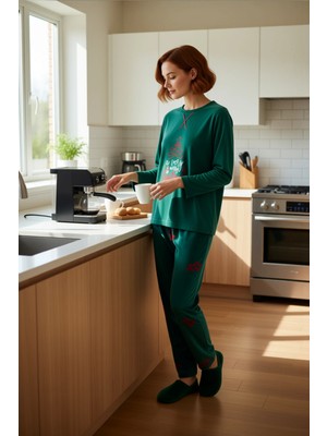FRM Kadin Polar Yesil Yılbaşı Baskılı Pijama Seti Fonksiyonel Dayanıklı Kaliteli Konforlu Spor