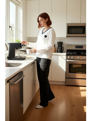 FRM Kadın V Yaka Ekose Pijama Takımı Kalp Detaylı Fonksiyonel Dayanıklı Kaliteli Konforlu Spor