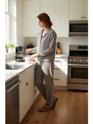 FRM Kadın Leopar Desenli Lounge Pijama Takımı Fonksiyonel Dayanıklı Kaliteli Konforlu Estetik Şık