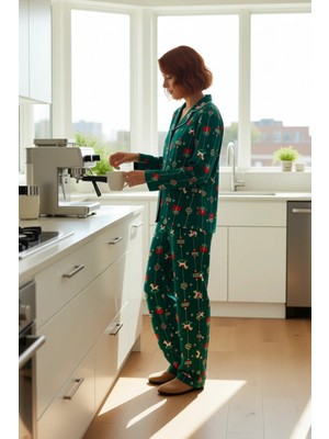 FRM Kadın Yılbaşı Desenli Gömlek Yaka Pijama Fonksiyonel Dayanıklı Kaliteli Konforlu Estetik Şık
