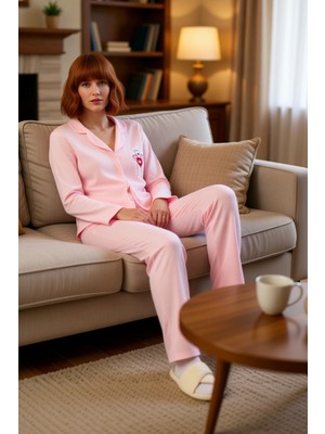 PayBuy Kadın Kalp Baskılı Gömlek Yaka Pijama Takımı Fonksiyonel Dayanıklı Kaliteli Konforlu Rahat