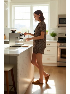 FRM Kadın Viskon Gömlek Şort Pijama Takımı Leopar Fiyonk Detaylı Fonksiyonel Dayanıklı Estetik