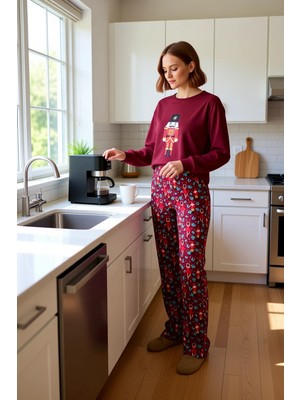FRM Kadın Kışlık Yılbaşı Baskılı Pijama Takımı Fonksiyonel Dayanıklı Kaliteli Konforlu Estetik