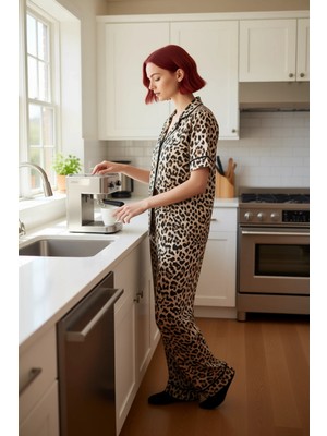 FRM Kadın Gömlek Yaka Leopar Baskılı Pijama Takımı Fonksiyonel Dayanıklı Kaliteli Konforlu Şık