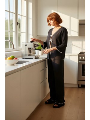 FRM Kadın Müslin Dokuma Pijama Takımı V Yaka Fiyonk Detaylı Fonksiyonel Dayanıklı Kaliteli Şık