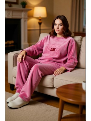 PayBuy Kadın Peluş Sloganlı Pijama Takımı Fonksiyonel Dayanıklı Kaliteli Konforlu Estetik Premium