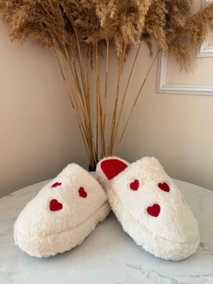 Design Modern Peluş Ekstra Hafif Kadın Ev Terliği Kalpli