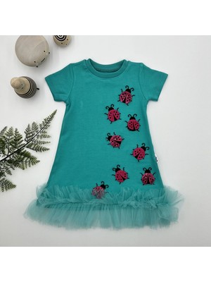 1-2-3 Yaş Uğur Böceği Nakışlı Fırfır Uçlu Kız Çocuk Jile Elbisesi Turkuaz