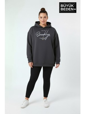 Superlife Kadın Büyük Beden Kapüşonlu El Yazılı Brooklyn Baskılı Rahat Kalıp Sweatshirt SPR26BSWK958