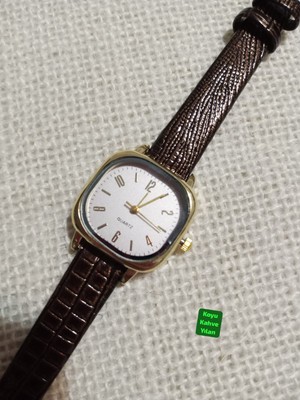 Trendy Son Moda Kadın Kol Saati Vintage Oval Gold Kasa- Koyu Kahve Yılan Desenli Kordon TT0054
