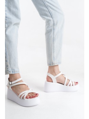 Limeo Kadın Deri Görünümlü Fermuarlı Siyah Uzun Çizme