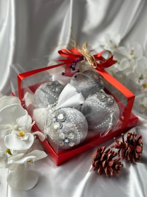 Gri Yılbaşı Çam Ağacı Topu, Hediye Kutusunda Şık Dekorasyon Parçası