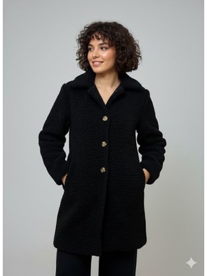 Afri Kadın Siyah Peluş Kaban – Düğmeli, Cepli, Sıcak Tutan Şık Kışlık Mont