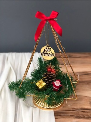 Kırmızı Masa Üstü Çam Ağacı Süsü, Şık ve Neşeli Dekorasyon Parçası