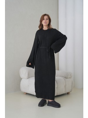 Mamayaga Kadın Uzun Kol Bisiklet Yaka Tesettüre Uygun Dokulu Kuşaklı Triko Spor Şık Maxi Boy Uzun Elbise