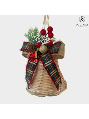 El Yapımı Kırmızı Rattan Çan Kapı Süsü, Yeşil Kurdele ile Şık Dekorasyon.