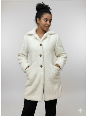 Afri Kadın Krem Peluş Kaban – Düğmeli, Cepli, Sıcak Tutan Şık Kışlık Mont