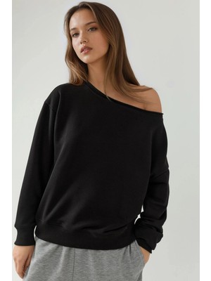 Hiccup Kadın Kayık Yaka Rahat Kesim Sweatshirt Siyah