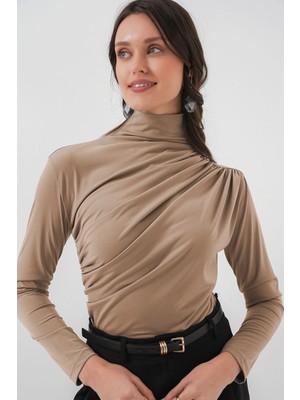 Hiccup Kadın Bdart Drape Detaylı Vücuda Oturan Dik Yaka Bluz Bej Doğal