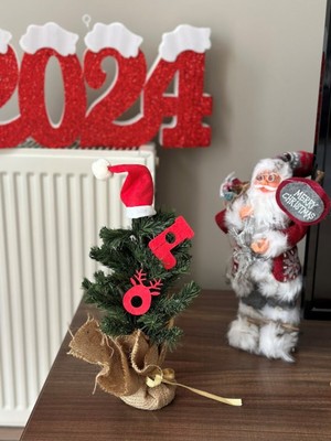 Kırmızı Mini Yılbaşı Ağacı Şapkası, Sevimli ve Şık Yılbaşı Süsü