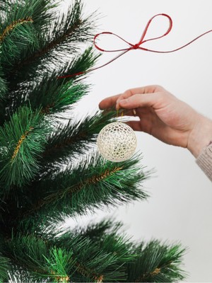 8'li Yılbaşı Kar Topu Süsü, Beyaz, Şık ve Eğlenceli Dekorasyon Aksesuarı