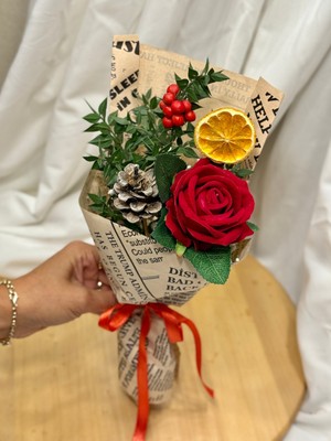 Renkli Kadife Gül Kokulu Yılbaşı Çiçeği, Şık ve Canlı Dekorasyon Için Ideal