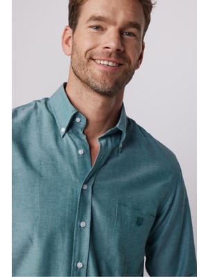 Tudors Erkek Regular Fit Klasik Kesim Oxford Doku Yaka Düğmeli Cepli Nakışlı Yeşil Gömlek