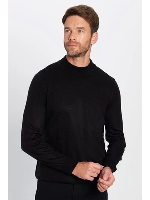 Tudors Erkek Slim Fit Dar Kesim Yumuşak Dokulu Tüylenmeyen Siyah Yarım Balıkçı Yaka Triko Kazak