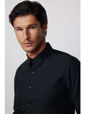 Tudors Erkek Slim Fit Dar Kesim Düz Siyah Gömlek