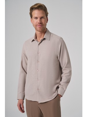 Morven  Erkek Bej Trend Dynamic Fit Sert Yaka Gömlek