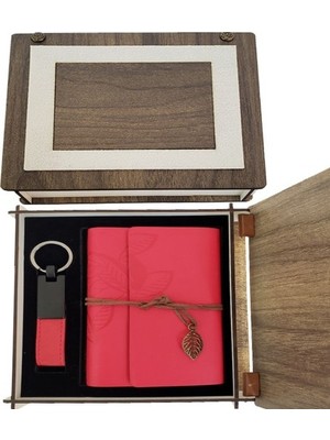 Marsilyan Özel Ahşap Kutulu Kırmızı Deri Defter ve Anahtarlık Set