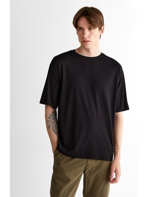 Gant Erkek Siyah Relaxed Fit Bisiklet Yaka Logolu T-Shirt 2325124T.5