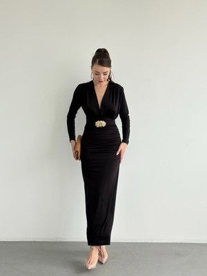 Drapeli Aksesuar Kemerli Zarif Siyah Uzun Elbise