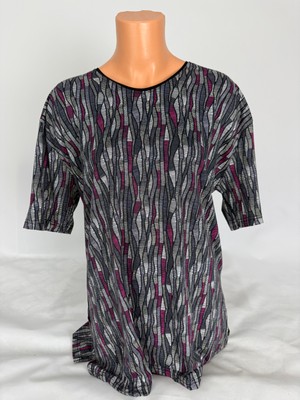 Yaşar Triko Kadın Gri Pembe U Yaka Kısa Kollu Desenli Yırtmaçlı Dokuma Viskon Anne Penye Tişört