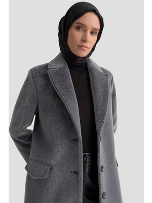 Armine Kadın Kaban 25KD1708 Antrasit Renkli Modern Tasarım ile Günlük Şıklık