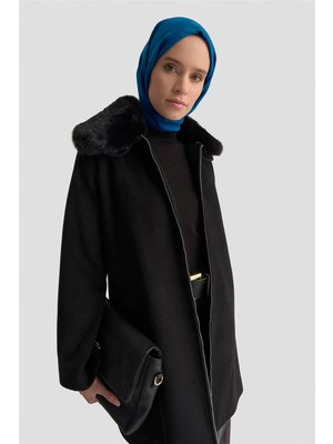 Armine Kürk Yakalı Kaban 25KD1707 Siyah