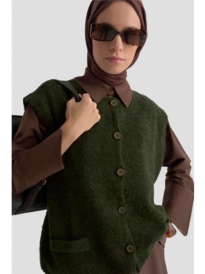 Armine Haki Oversize Triko Yelek 25KD6011 Yumuşak Dokulu Modern Kesim Rahat Silüet