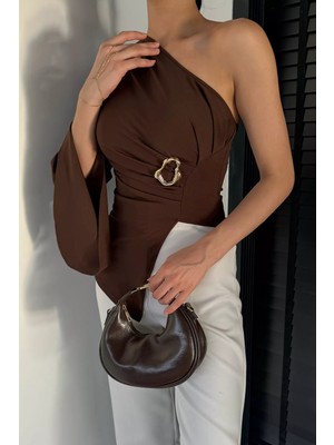 Gülseli Kadın Drapeli Gold Toka Detaylı Tek Omuz Bluz P-00019202